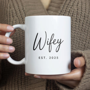 Taza De Café Tipografía de guión negro del año de establecimien