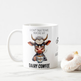 Taza De Café Tipografía de Vaca Divertida Bebiendo Café