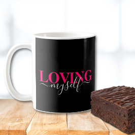 Taza De Café Título: Amándome Tipografía de Letra Script Rosa