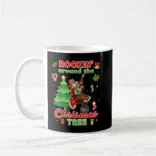 Taza De Café Tocando alrededor del árbol de Navidad Santa Rock