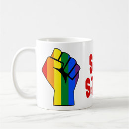 Taza De Café Todavía aquí (LGBT, lesbiana gay transgénero)