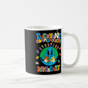 Taza De Café Todos nos comunicamos de forma diferente el autism