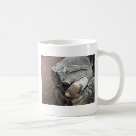 Taza De Café Toe de estatua en ruinas romanas