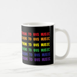 Taza De Café Tomando Café y Escuchando Música de los 80