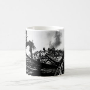 Taza De Café Tormenta Tarawa de los infantes de marina. Imagen