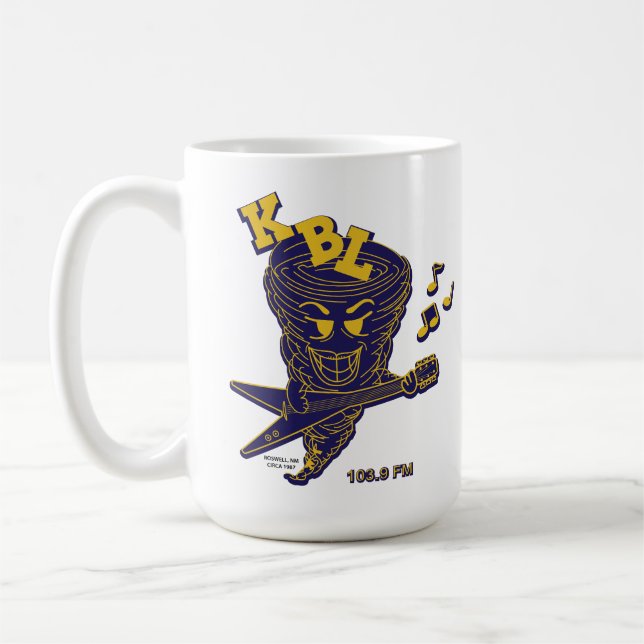 Taza De Café Tornado tocando guitarra (Izquierda)