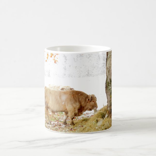 Taza De Café Toro de Charolais en la nieve (Centro)