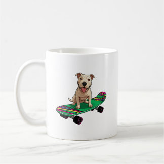 Taza De Café Toro Terrier inglés en una skateboard