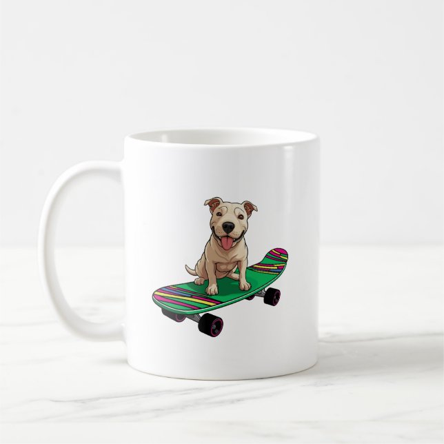 Taza De Café Toro Terrier inglés en una skateboard (Izquierda)
