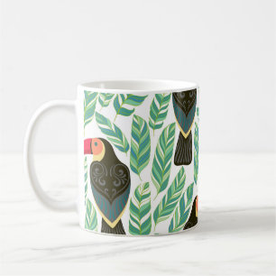 Taza De Café Toucans, hojas tropicales, patrón decorativo.