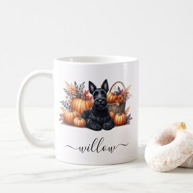 Taza De Café Tragedia de otoño en Escocia con nombre personaliz (Con donut)