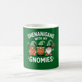 Taza De Café Travesuras Con Mis Gnomies Día de San Patricio Irl