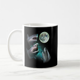 Taza De Café Tres grandiosos tiburones blancos en Moon 3 Wolfs 