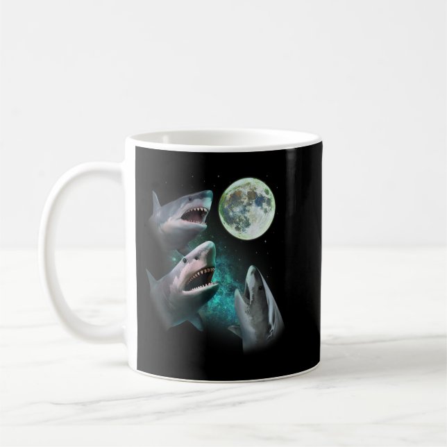 Taza De Café Tres grandiosos tiburones blancos en Moon 3 Wolfs  (Izquierda)