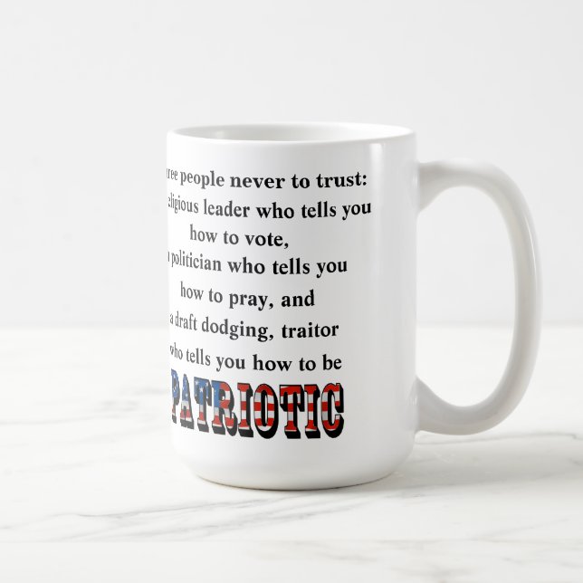 Taza De Café Tres personas nunca confían: (Derecha)