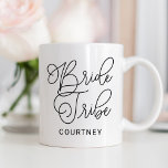 Taza De Café Tribu de novias Black Modern Script Custom Wedding<br><div class="desc">El guión moderno y casual de la caligrafía negra de la moda "Tribu de novias" camiseta de boda femenina presenta texto personalizado que puede ser personalizado para el equipo de tu fiesta nupcial. Hace un dulce regalo para sus damas de honor en la soltera y el fin de semana boda!...</div>