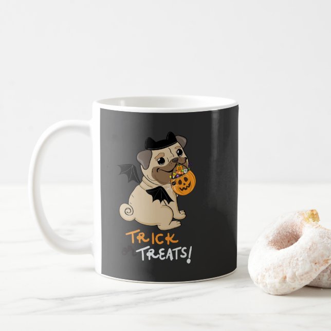 Taza De Café Trick o trajes de pug (Con donut)