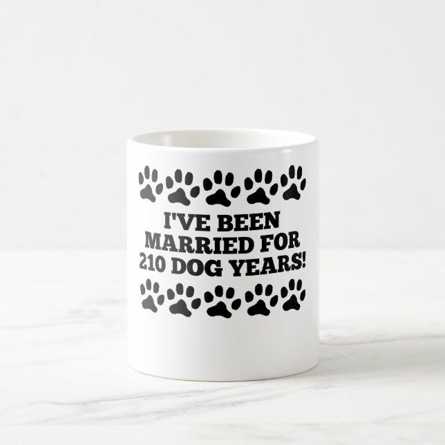 Taza De Café trigésimo Años del perro del aniversario (Centro)