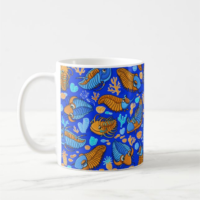 Taza De Café Trilobites sobre fondo azul oscuro (patrón de niño (Izquierda)
