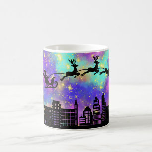 Taza De Café Trineo y renos de Santa volando sobre una ciudad