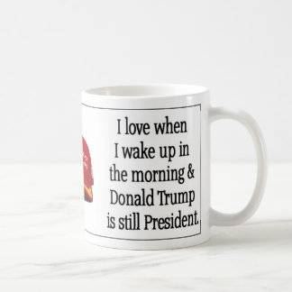 Taza De Café Triunfo "DEPLORABLE "