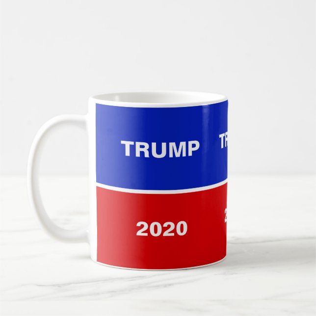 Taza De Café Trump 2020 sobre azul rojo y blanco (Izquierda)