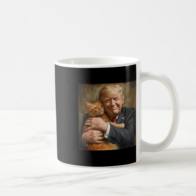 Taza De Café Trump Abrazando Un Gato Naranja 2024 (Derecha)