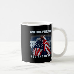 Taza De Café Trump Estados Unidos rezó para que Dios respondier