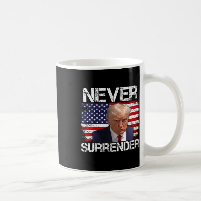 Taza De Café Trump Mug Shot Nunca se rinde 2024 (Derecha)