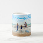 Taza De Café Tu mejor familia de la historia del café café con<br><div class="desc">Personalizado Foto Café con texto - Mejor familia de la historia - Único su propio diseño - Familia personalizada / Mamá / Papá / Niños / Amigos o Regalo de taparra personal - Añadir su foto o texto - Redimensionar y mover o eliminar / añadir elementos - foto / texto...</div>