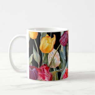 Taza De Café Tulipanes coloridos, fondo negro aislado.