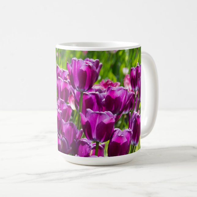 Taza De Café Tulipanes lilacos brillantes en un día soleado (Anverso derecho)