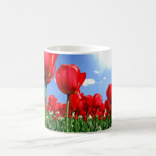 Taza De Café Tulipanes rojos en primavera