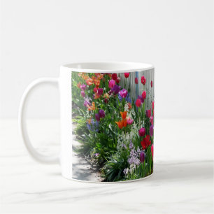 Taza De Café Tulips garden pichón blanco de la cerca Ghiradelli