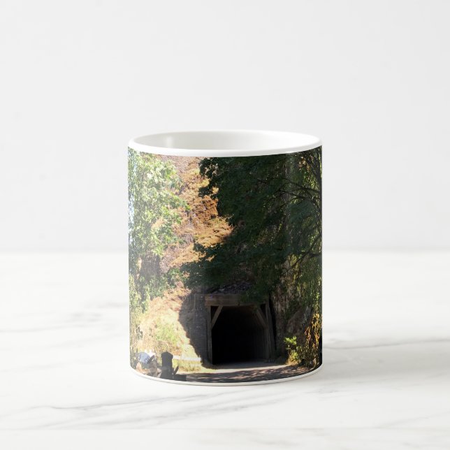 Taza De Café Túnel de la garganta de Oneonta, Oregón (Centro)
