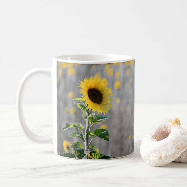 Taza De Café Un campo de girasoles en blanco y negro (Con donut)