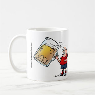 Taza De Café Un chico gracioso con una cerveza grande