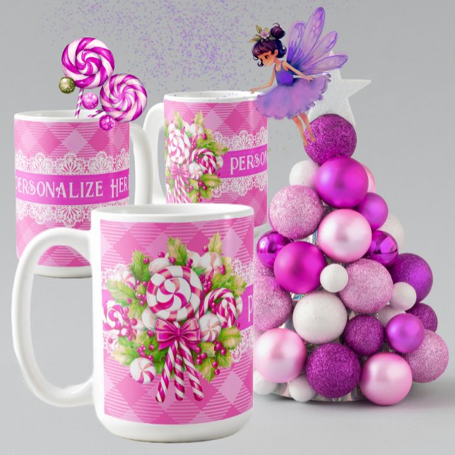 Taza De Café Un dulce Navidad rosado y morado de cabaña (Personalize these charming mugs for someone special!)