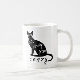 Taza De Café Un gato lejos de la silueta graciosa de CRAZY