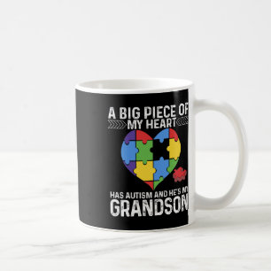 Taza De Café Un gran artículo que mi corazón tiene autismo y es