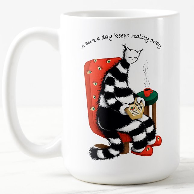 Taza De Café Un libro al día mantiene la realidad alejada - Lee (white ceramic mug with a weird cat book lover holding a book and reading with coffee and text)