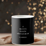 Taza De Café "Un lindo Navidad negro y blanco<br><div class="desc">"Disfruta de tus bebidas favoritas de vacaciones con un toque de elegancia usando esta taza Merry Little Navidades Negro y Blanco Minimalista. Diseñado con una estética elegante, en blanco y negro, esta taza es perfecta para los amantes de la decoración de vacaciones. Ideal como regalo o como complemento de temporada...</div>