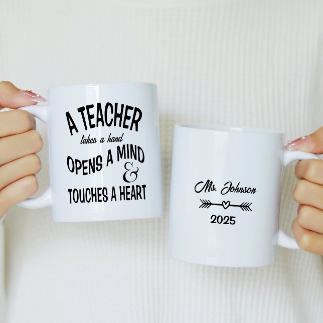 Taza De Café Un profesor toma una mano, abre una mente (Subido por el creador)