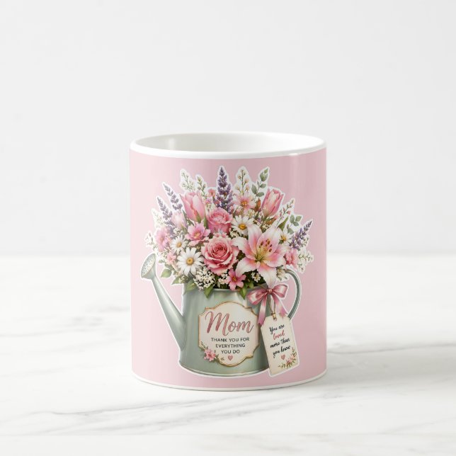 Taza De Café Un ramo de flores en una regadera para mamá (Centro)