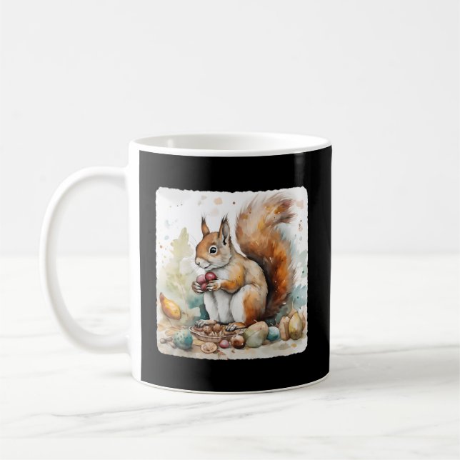 Taza De Café Una Ardilla Con Una Colección De Nueces Naturales  (Izquierda)