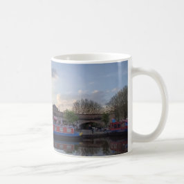 Taza De Café Una bebida junto al río