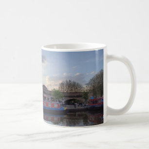Taza De Café Una bebida junto al río