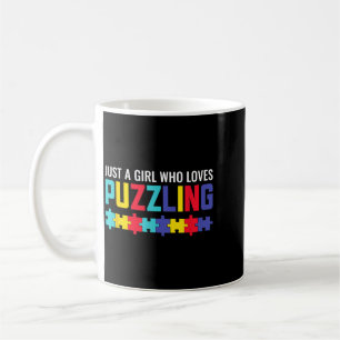 Taza De Café Una chica a la que le encanta resolver rompecabeza