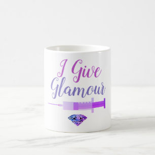 Taza De Café Una enfermera glamurosa le disparó a un rosa morad