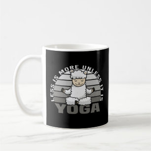 Taza De Café Una llama graciosa haciendo yoga.